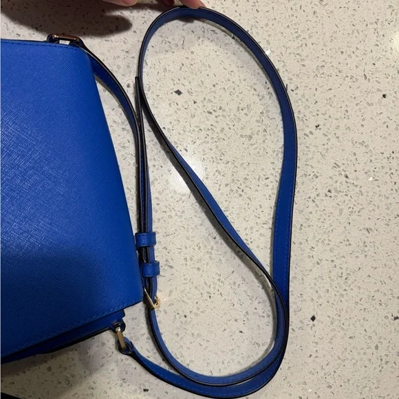 Tory Burch Blue Saddle Crossbody Bag with Textured Finish - Picture 11 of 12